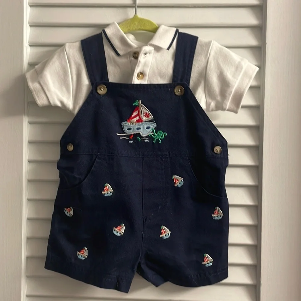 Starting Out Overall Set Embroidered w/Sailboats & Octopus.6m like new